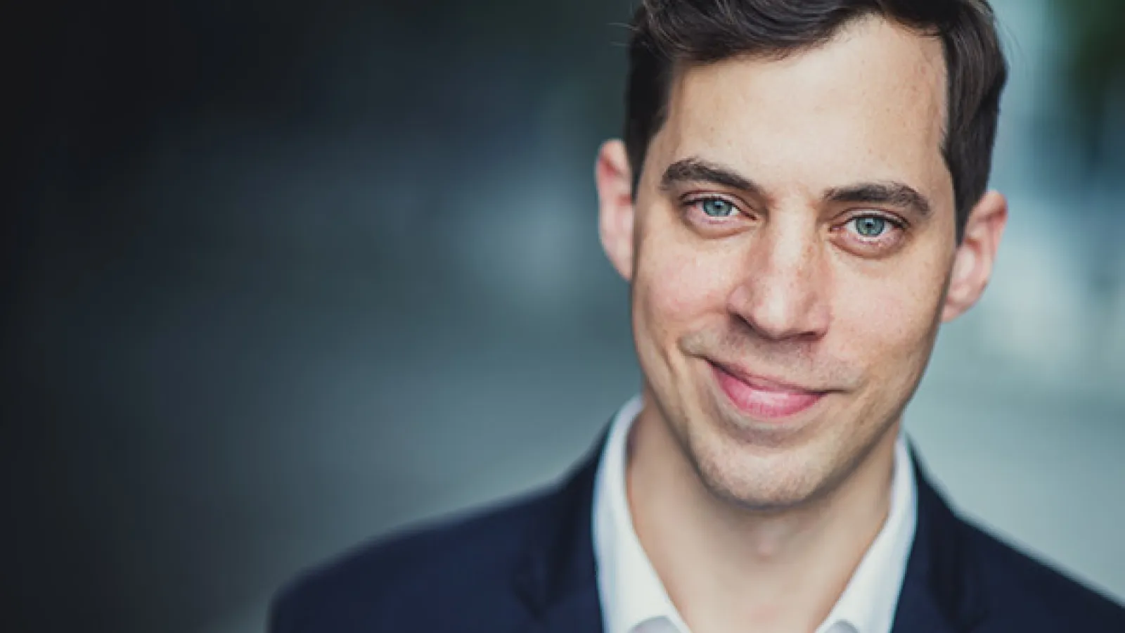Headshot of Eric Bednarski by Jacek Pioro